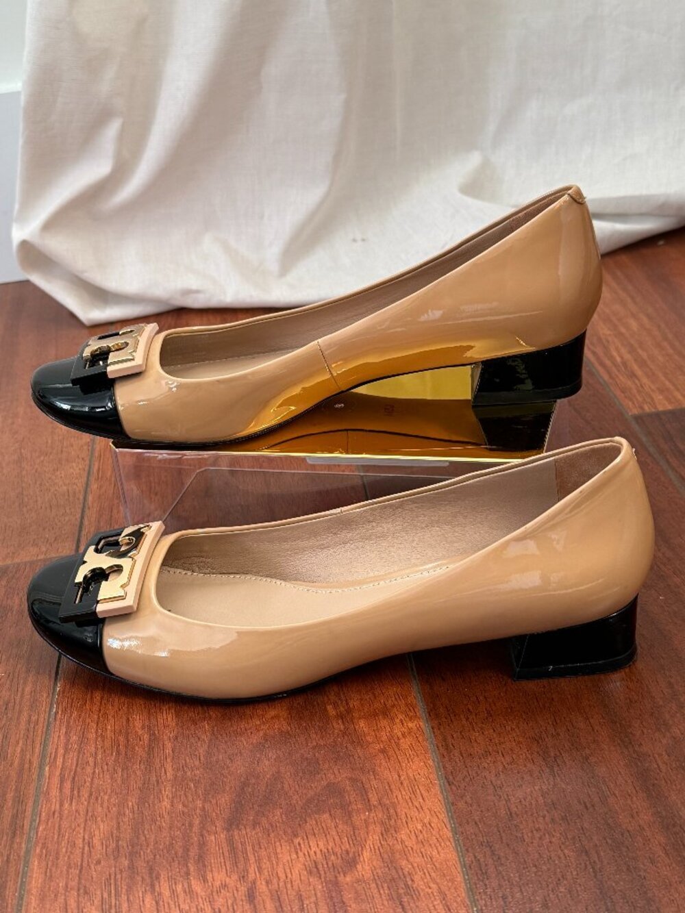Tory Burch Gigi Cap Toe Pumps Beige Black Patent Leather Block Heel Shoes Size 6